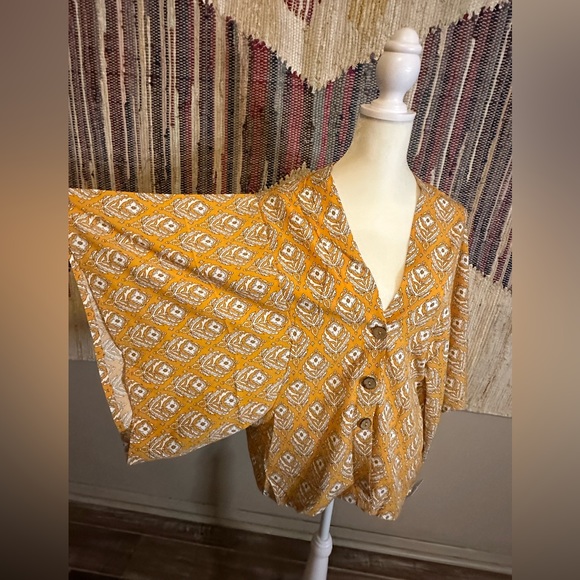 BNWT Do Everything In Love button-down top, Kimono sleeve, OSFM - Picture 4 of 7